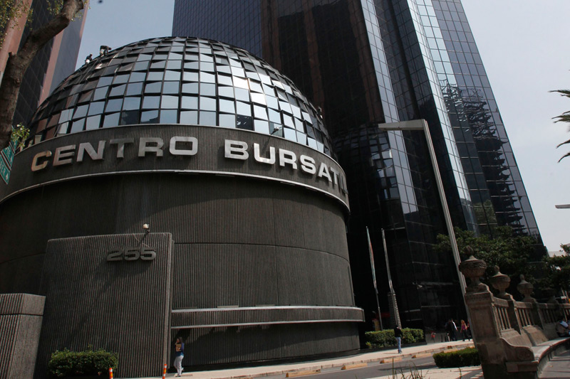 Mercado mexicano cierra en terreno negativo: el S&P/BMV IPC pierde 1.24%